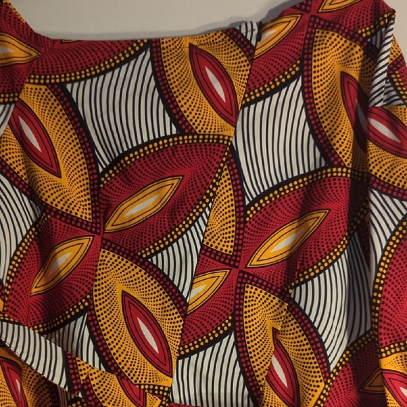 Nafula One-Shoulder Top with Slit (Red/Gold Leaves) - Picture 4 of 6